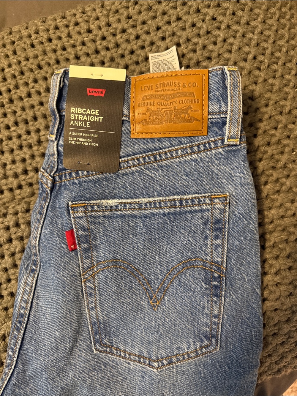 Levi's Ribcage Straight Ankle Jeans - Light Blue Denim